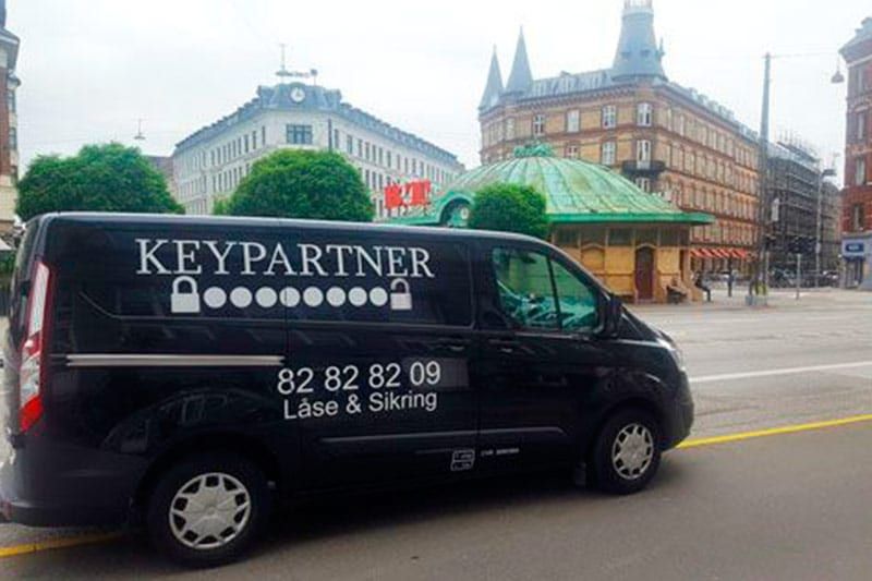 Elektronisk adgangskontrol med mobiltelefon